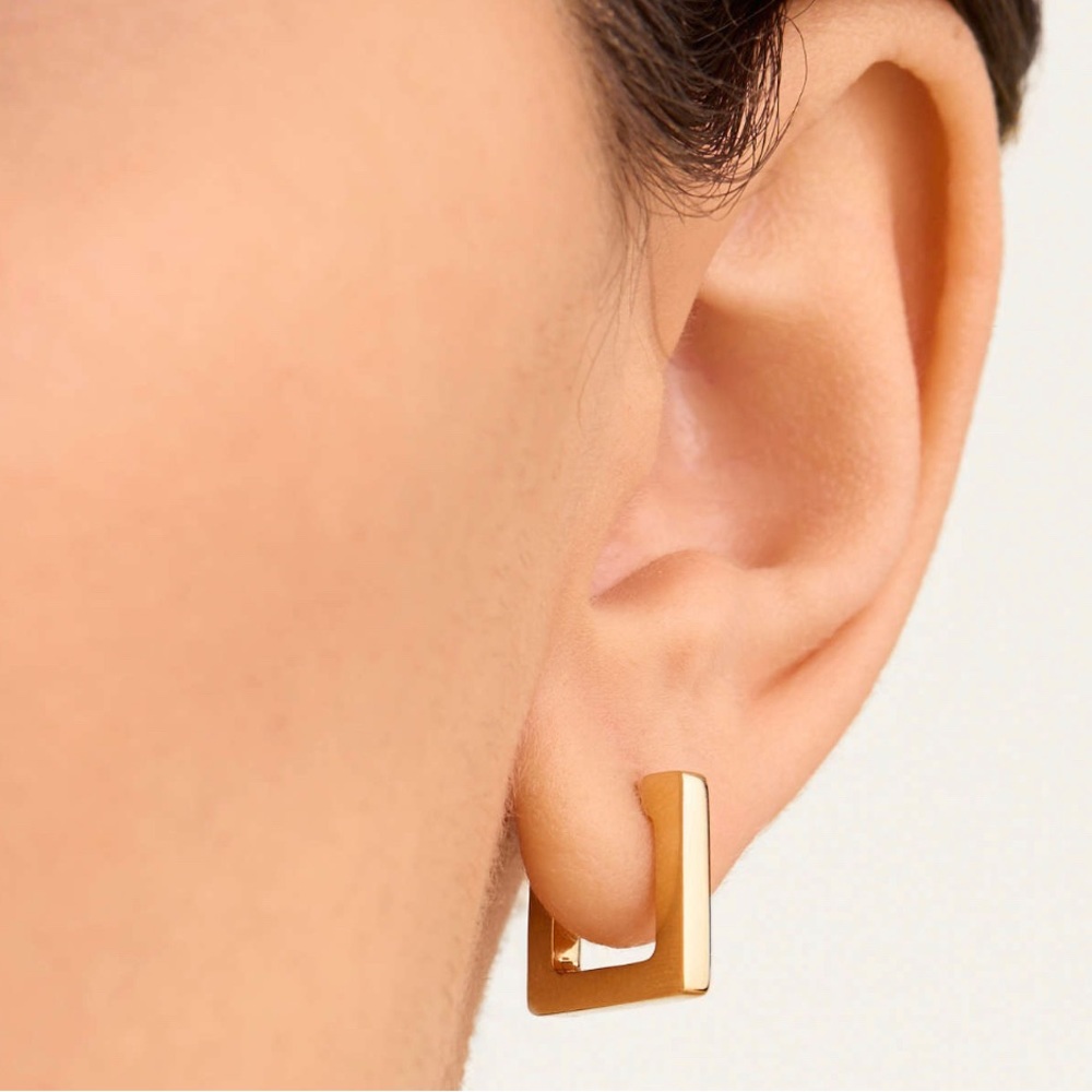 Mejuri Small Gold Block Hoops